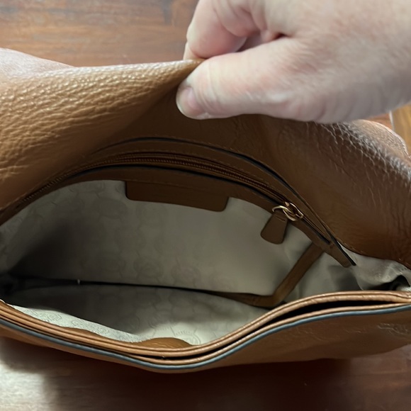 Michael Kors Leather Bag Brown Saffiano Gold Hardware & Tassel - Picture 6 of 14